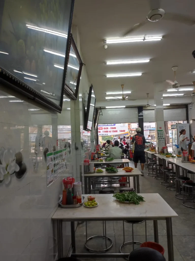 Phở Hòa Pasteur — photo 5
