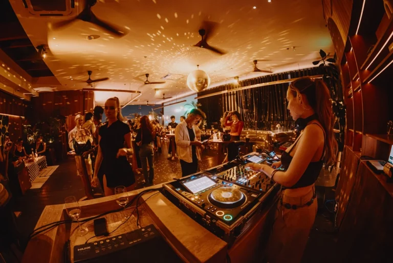 Papaya Papa – Rooftop Restaurant, Bar & Club, District 1