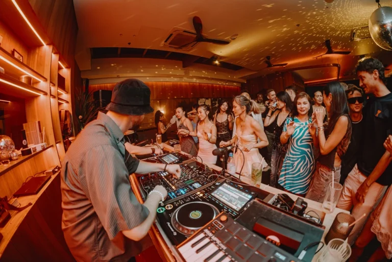 Papaya Papa – Rooftop Restaurant, Bar & Club, District 1